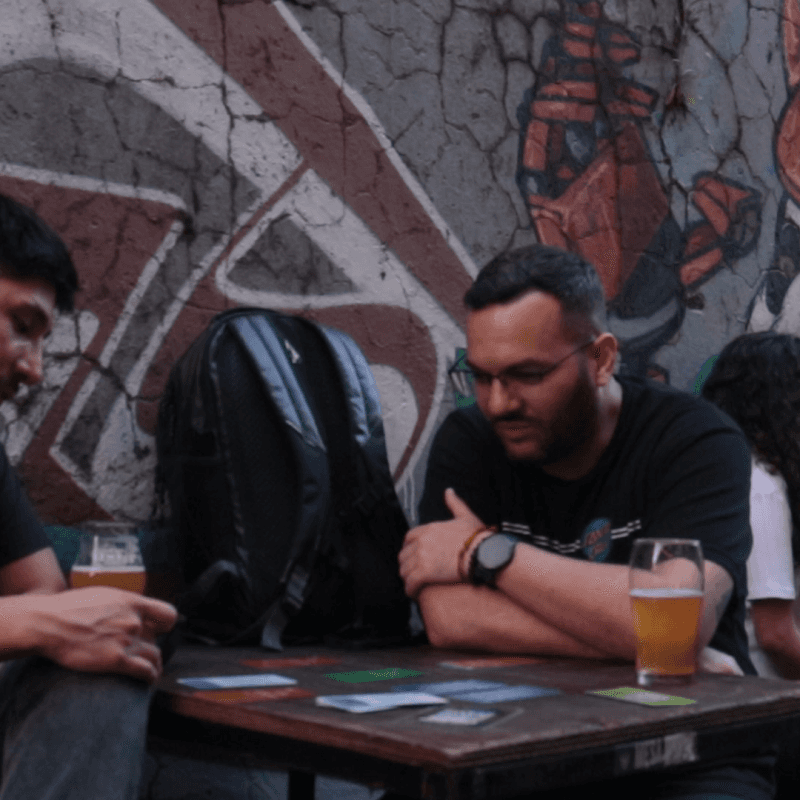Amigos jugando a El Negocio del Fútbol (4)