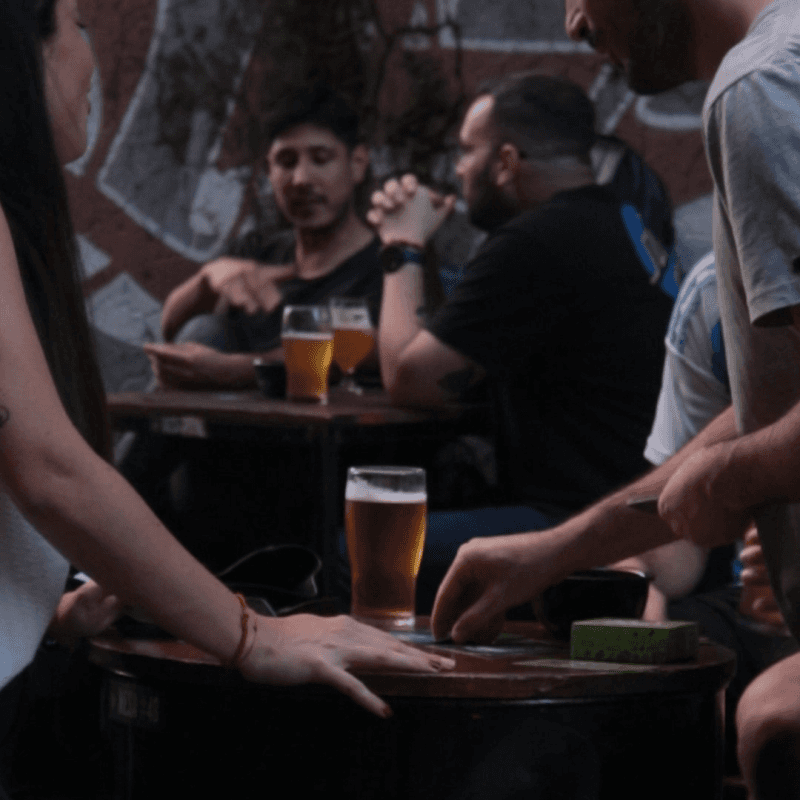 Amigos jugando a El Negocio del Fútbol (7)
